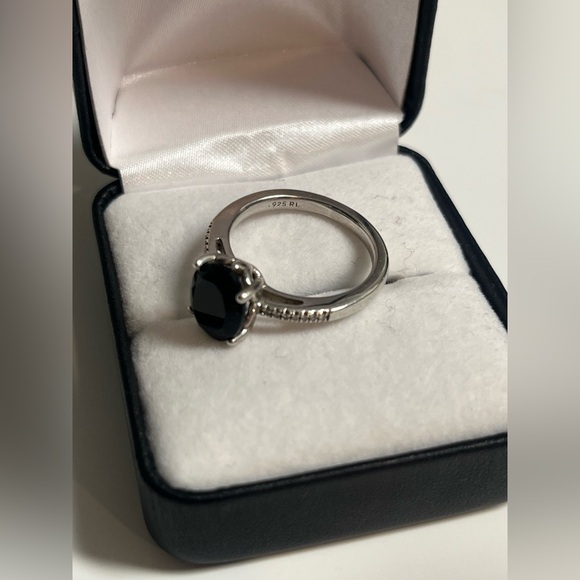 Belk & Co. Onyx & Diamond Sterling Silverver Ring Size 7 - Picture 4 of 4